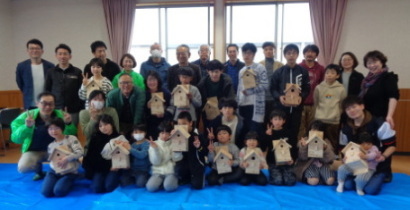 野鳥の巣箱作りで交流